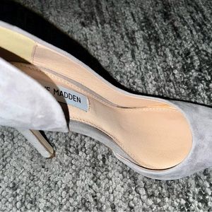 Light grey suede 4+ inch heel pumps.